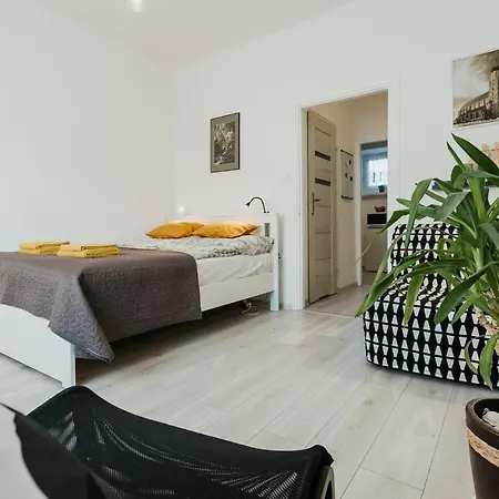 Charming Old Town & Jewish District, Quiet Neighborhood Cracovia