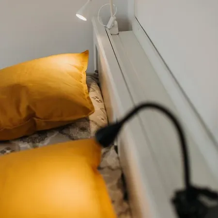 Charming Old Town & Jewish District, Quiet Neighborhood Lägenhet *