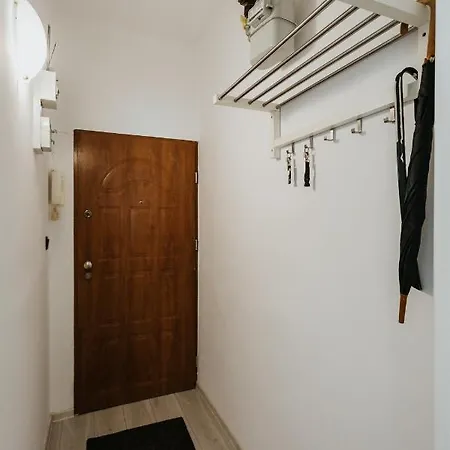 Charming Old Town & Jewish District, Quiet Neighborhood Lägenhet