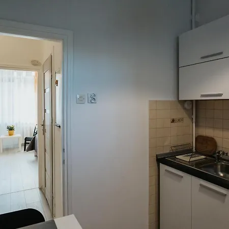 Charming Old Town & Jewish District, Quiet Neighborhood Lägenhet *