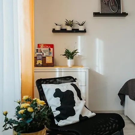 Charming Old Town & Jewish District, Quiet Neighborhood Lägenhet *