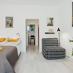 Charming Old Town & Jewish District, Quiet Neighborhood Apartamento *